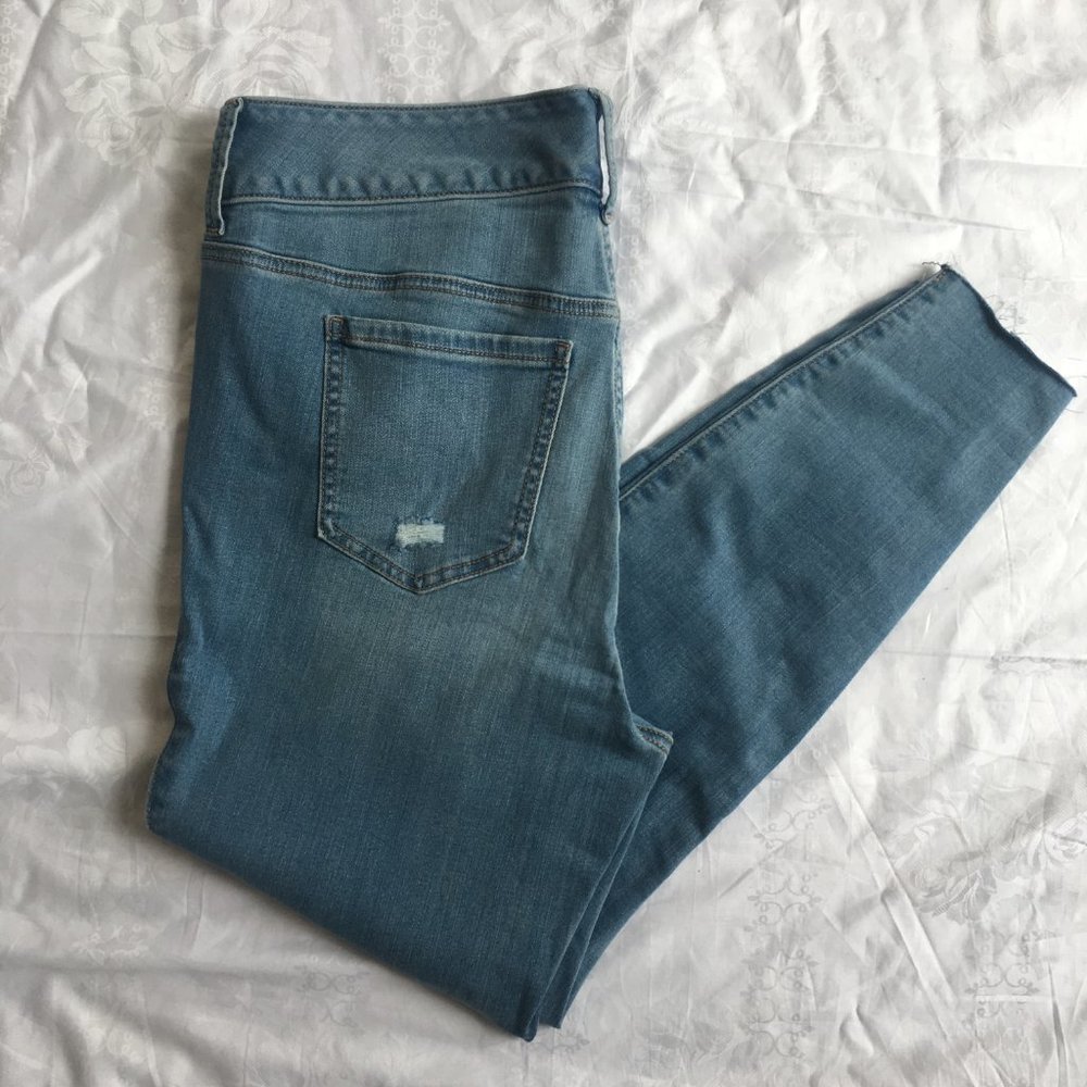 Torrid Jegging Sz 36 Blue Light Wash Denim Feel The Fit Jegging Soft Raw Edge